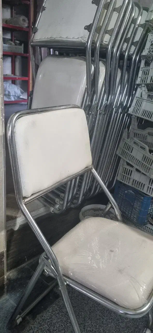 اجاره صندلی چرمی تاشو