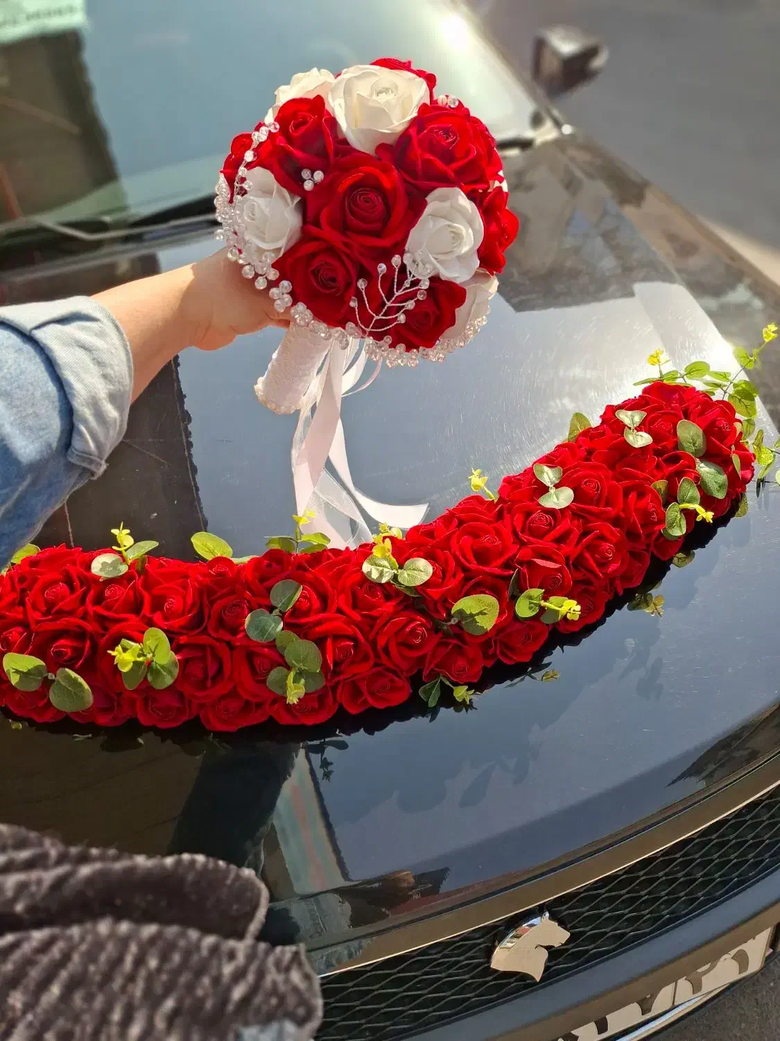 اجاره پنل گل رز قرمز ماشین عروس