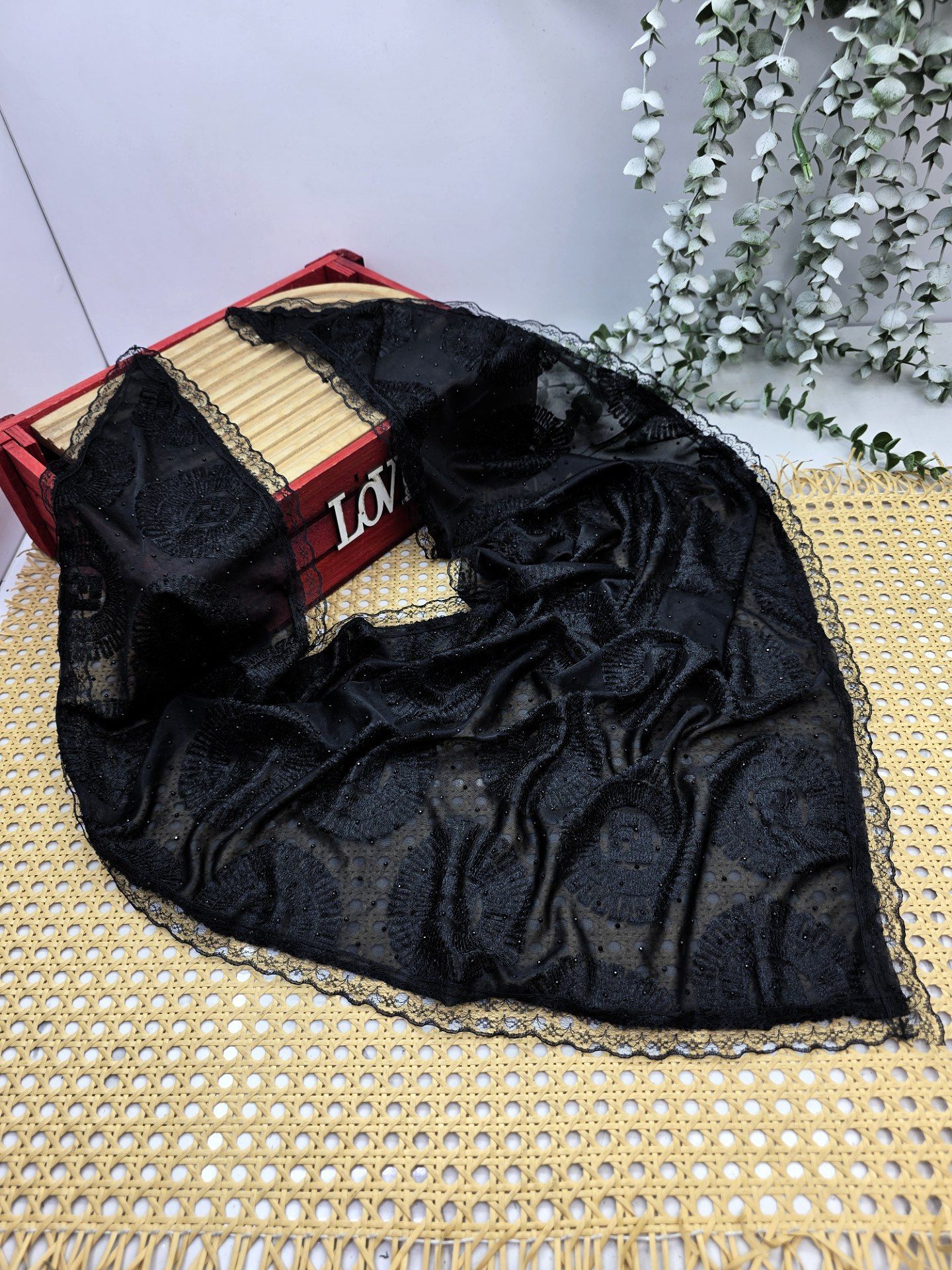 مینی اسکارف مخمل فول نگین + دور دانتل