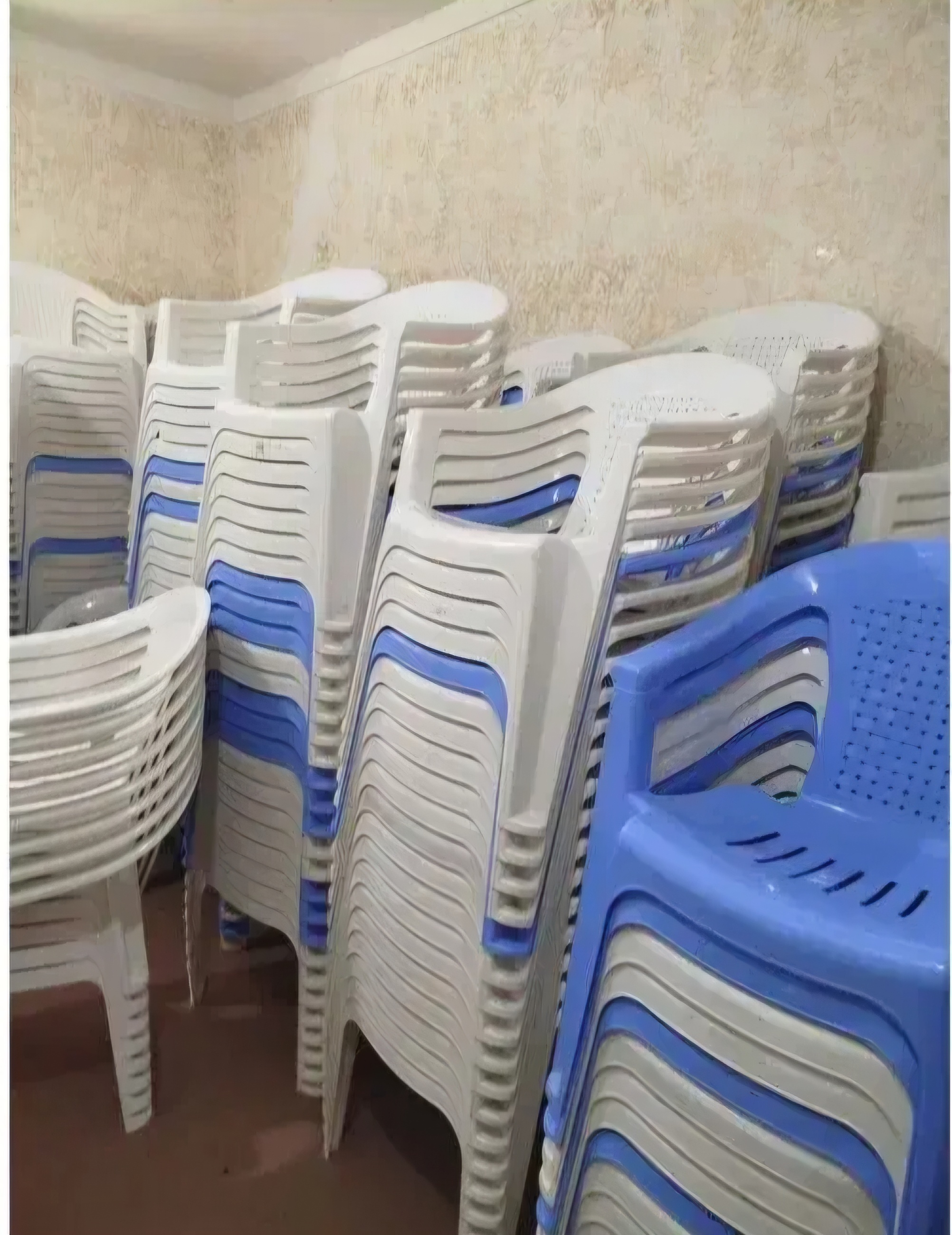 اجاره میز و صندلی در تعداد بالا